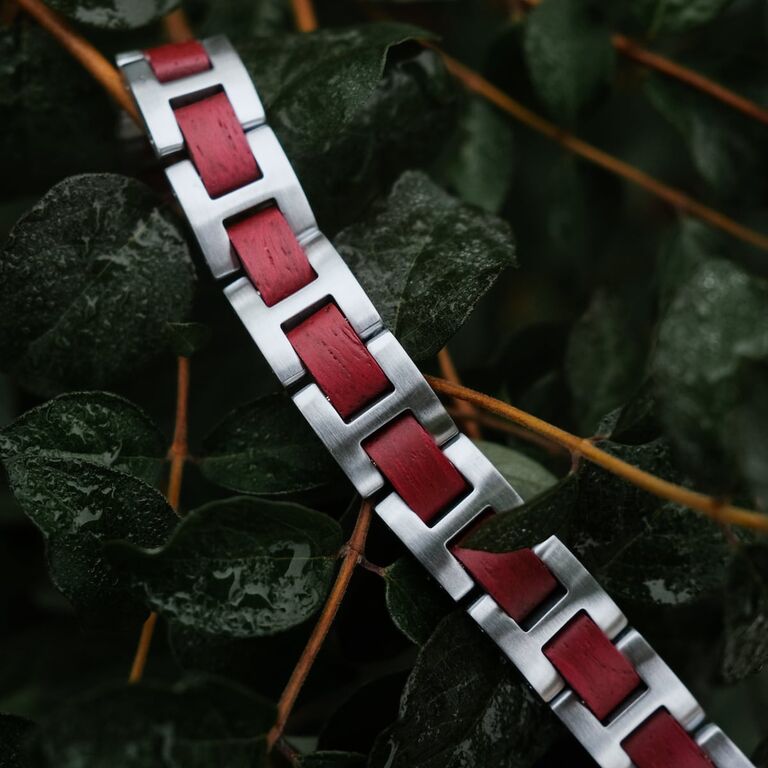 Acoustic (Amaranth/Silver)