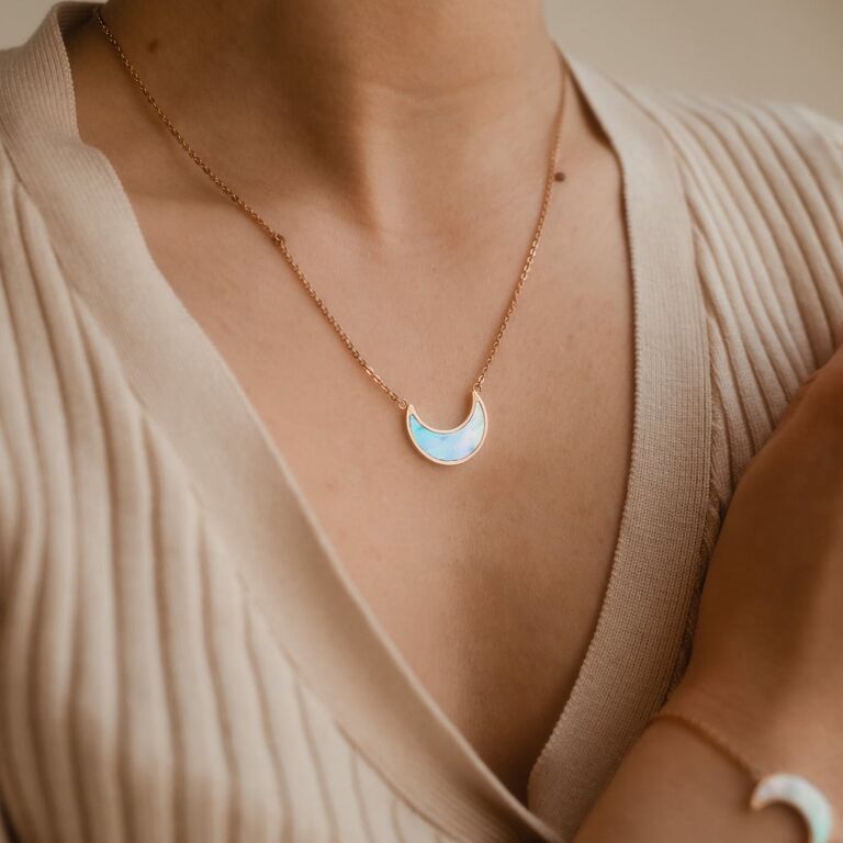 Hue Necklace (Blue Nacre/Rose Gold)